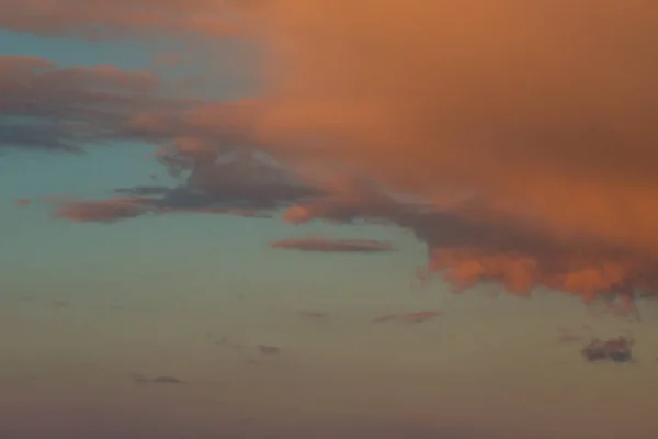 Hermosa Puesta Sol Nubes Dramáticas Cielo Hermoso Fondo Natural —  Fotos de Stock