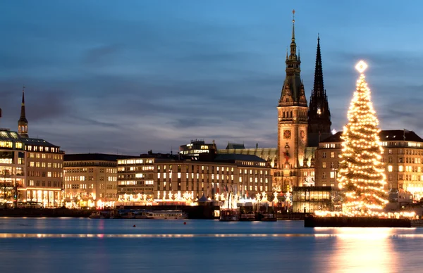 Hamburg, Almanya, ışıklı Noel ağacı