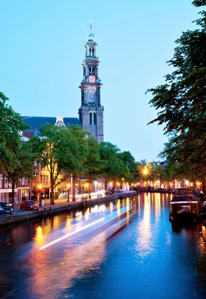 Kanal ve amsterdam'ın Batı Kilisesi