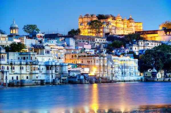 Rajasthan, India, Udaipur fortress by night 2 — Stock Photo, Image