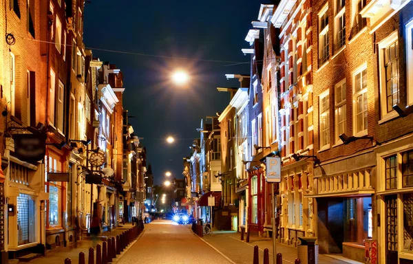 Amsterdam, tipik kentsel manzara.