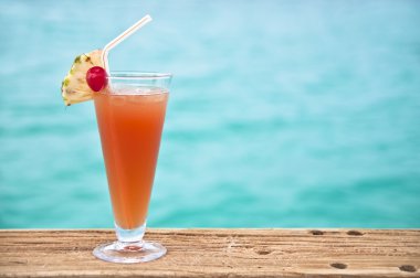 beach Bar kırmızı portakal suyu