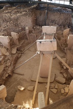 Serginin altında yer alan antik tapınak kompleksi Gbeklitepe sergisi.