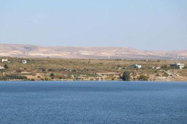 Ehrates nehrinin manzarası ve sel basmış antik Zeugma şehri