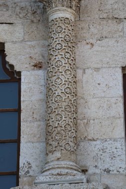 Türkiye 'nin Diyarbakır kentindeki Büyük Cami. Ulu camisi. 7. Yüzyılda. Eski kiliseden yeniden inşa edildi. 1091-92 'de. Seljuk hükümdarı Malik Shah Şam 'daki Umayyad Büyük Camii' ne dayanan binayı yeniden inşa etti..