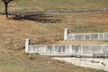 Taş Köprü İstanbul 'daki tarihi Haramidere Köprüsü' dür..
