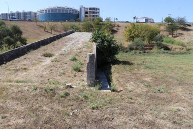 Taş Köprü İstanbul 'daki tarihi Haramidere Köprüsü' dür..
