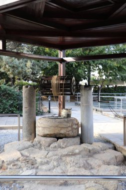 Kutsal Havari Paul 'un doğduğu ve yaşadığı evin kuyusu ve temeli. Kuyudaki suyun iyileştiğine inanılıyor. Kuyunun derinliği 38 metre..