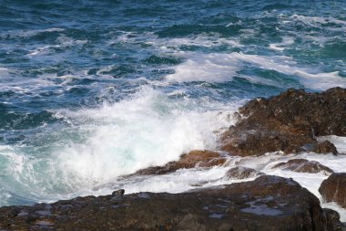 Türkiye 'deki Boğaz kıyısındaki antik Rumeli Feneri kalesi.