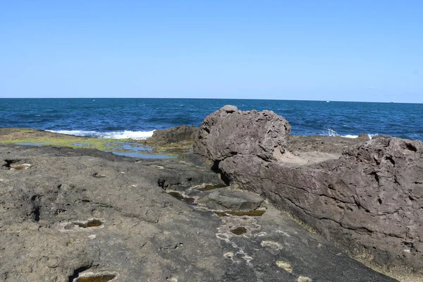 Türkiye 'deki Boğaz kıyısındaki antik Rumeli Feneri kalesi.