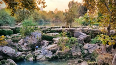 Günbatımı fotoğrafları farklı zamanlarda ve farklı yerlerde çekildi..