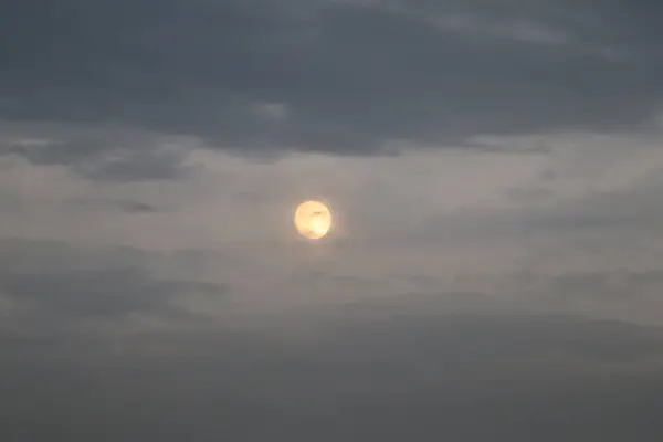 Cahaya Bulan Atas Istanbul Setelah Matahari Terbenam — Stok Foto