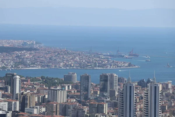 Farklı yerler ve şehirlerin farklı panoramaları..