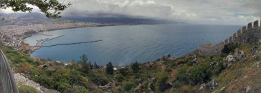 Dünyanın dört bir yanından gelen panoramalar. Dağlardan ve eteklerden oluşan panoramalar.