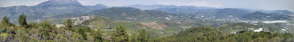 세계의 파노라마 시입니다 산기슭 과작은 언덕으로 이루어진 파노라마 — 스톡 사진