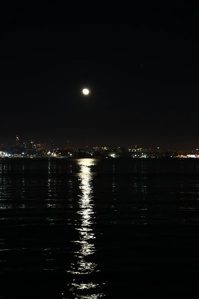 Luna Nel Cielo Notturno Sul Mar Marmara Istanbul — Foto Stock