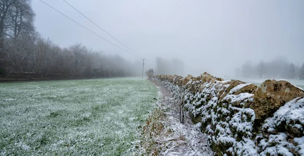 コッツウォルド エッジの雪景色 Wotton Edge Gloucestershire England United Kingdom — ストック写真