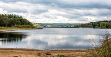 Swinsty Reservoir, Harrogate, Kuzey Yorkshire, Birleşik Krallık