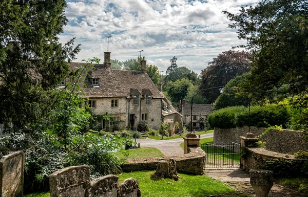 イギリス イングランド グロスターシャー州チェドワースのコッツウォルド村 — ストック写真