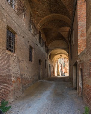 Mondov 'un eski kasabasından panoramik manzara, Kuzey İtalya, Piedmont, Cuneo eyaletinde.
