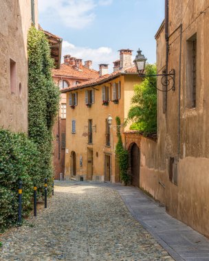 Güzel şehir Saluzzo 'da manzara, Cuneo, Piedmont, İtalya.