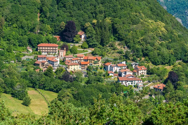 San Pietro村靠近Sacra San Michele 圣迈克尔修道院 意大利皮埃蒙特都灵省 — 图库照片