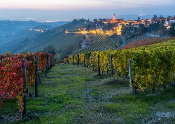 Vesnice Treiso Při Západu Slunce Během Podzimní Sezóny Langhe Region — Stock fotografie