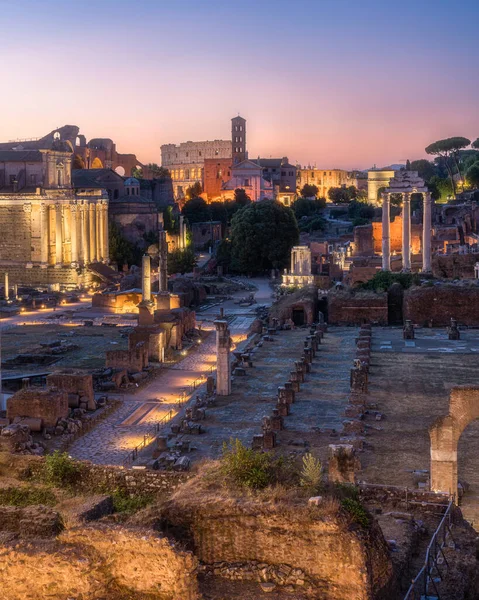 Scenic Sight Roman Forum Colosseum Dawn Rome Italy — Zdjęcie stockowe