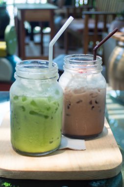 buzlu yeşil çay ve kahve