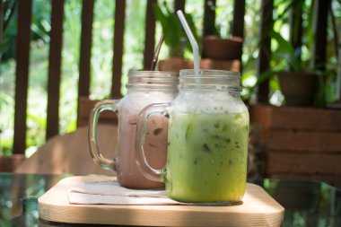 buzlu yeşil çay ve kahve