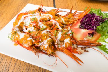 kızarmış karides veya karides ile Hindistan cevizi sütü köri