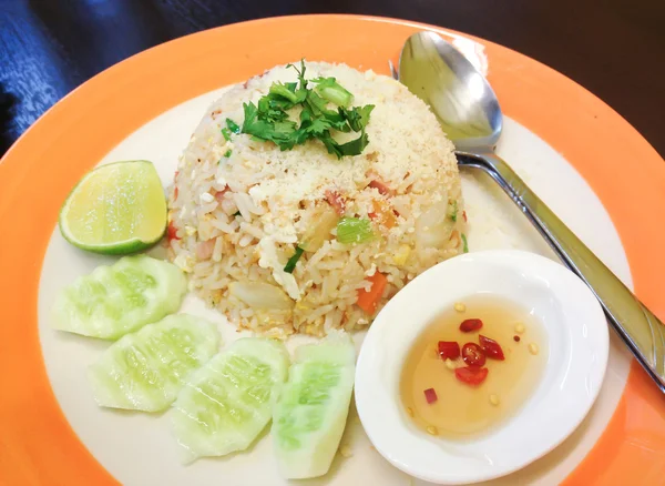 Thajském stylu smažená rýže se sýrem — Stock fotografie