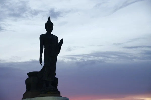 Silhouette einer Buddha-Statue — Stockfoto