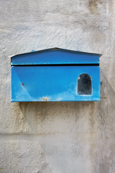 Blauer Briefkasten — Stockfoto