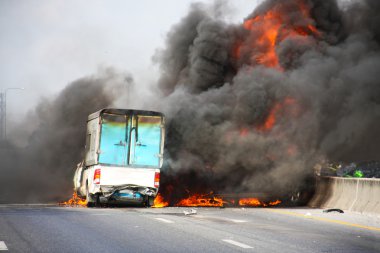 Patlayıcı car crash