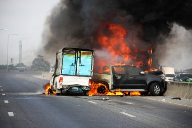 Patlayıcı car crash