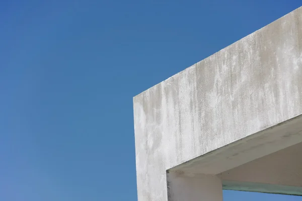 Parede de borda com céu — Fotografia de Stock