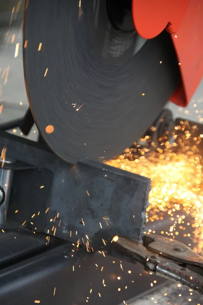 Cutting steel — Stock Photo, Image