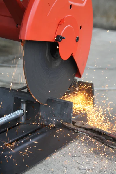 Cutting steel — Stock Photo, Image