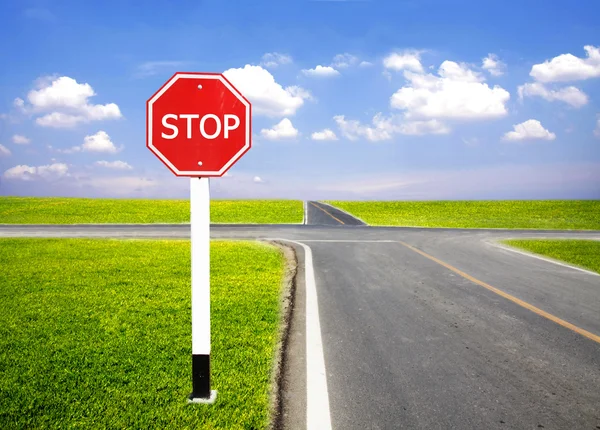 Stoppa trafik tecken pole — Stockfoto