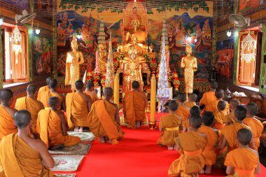 Buda resim ve rahipler