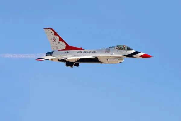 Us Air Force Demonstrationsteam Thunderbirds — Stockfoto