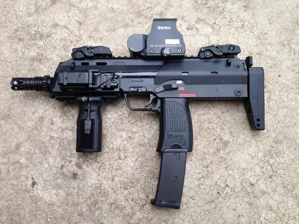 MP7A1 no chão — Fotografia de Stock