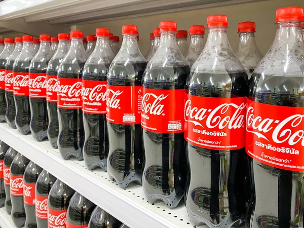Bangkok Thaïlande Sep 2022 Nombreuses Bouteilles Coca Cola Sur Étagère — Photo