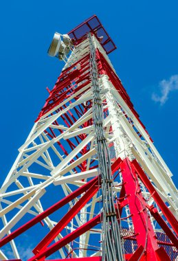 İletişim kulesi yakın çekim