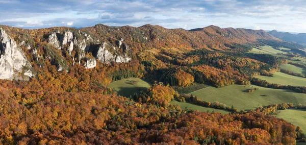 Γραφικό Τοπίο Στο Sulov Σλοβακία Την Όμορφη Ανατολή Του Φθινοπώρου — Φωτογραφία Αρχείου