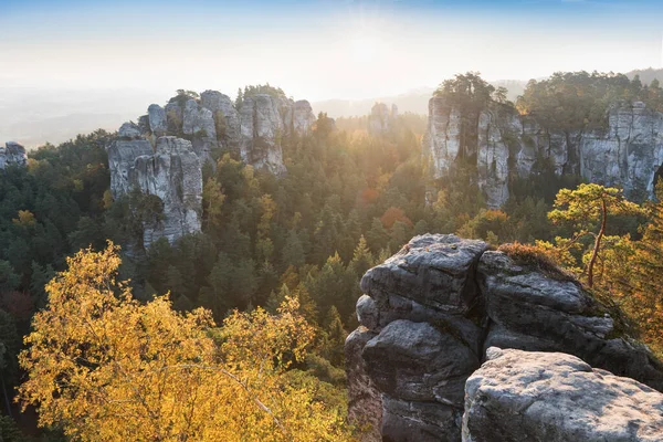 フルバ スカラの近くの砂岩の町 ボヘミアの楽園の秋の風景 チェコ語 Cesky Raj Czech Republic — ストック写真