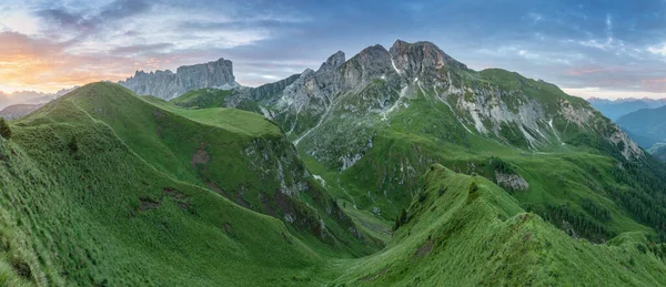 Panoramic Image Italian Dolomites Famous Peaks Chalets South Tyrol Italy — Foto de Stock