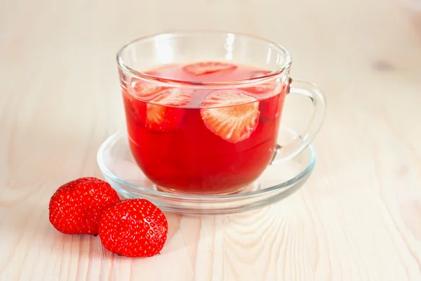 Herbal tea with strawberries — Stock Photo, Image