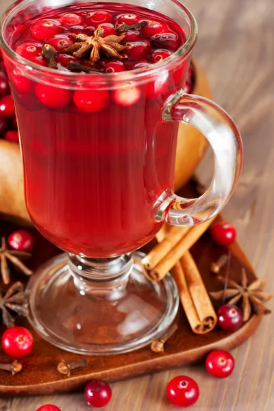 Hot mulled wine with berries — Stock Photo, Image